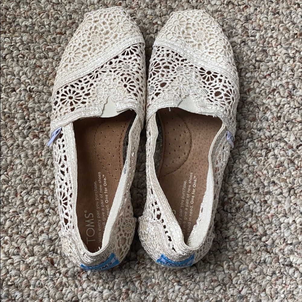 TOMS - NEVER WORN